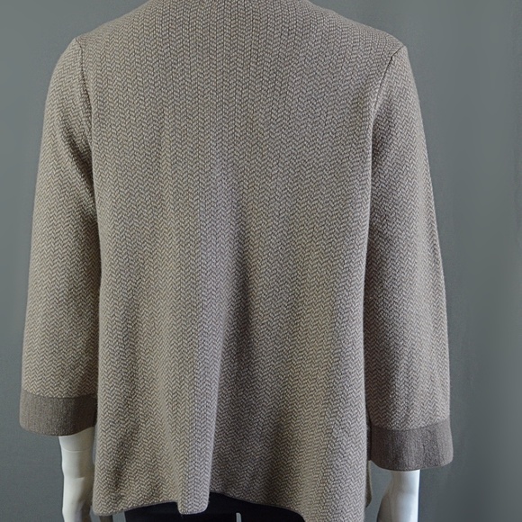 Hekla & Co Merino Cardigan - Picture 4 of 6